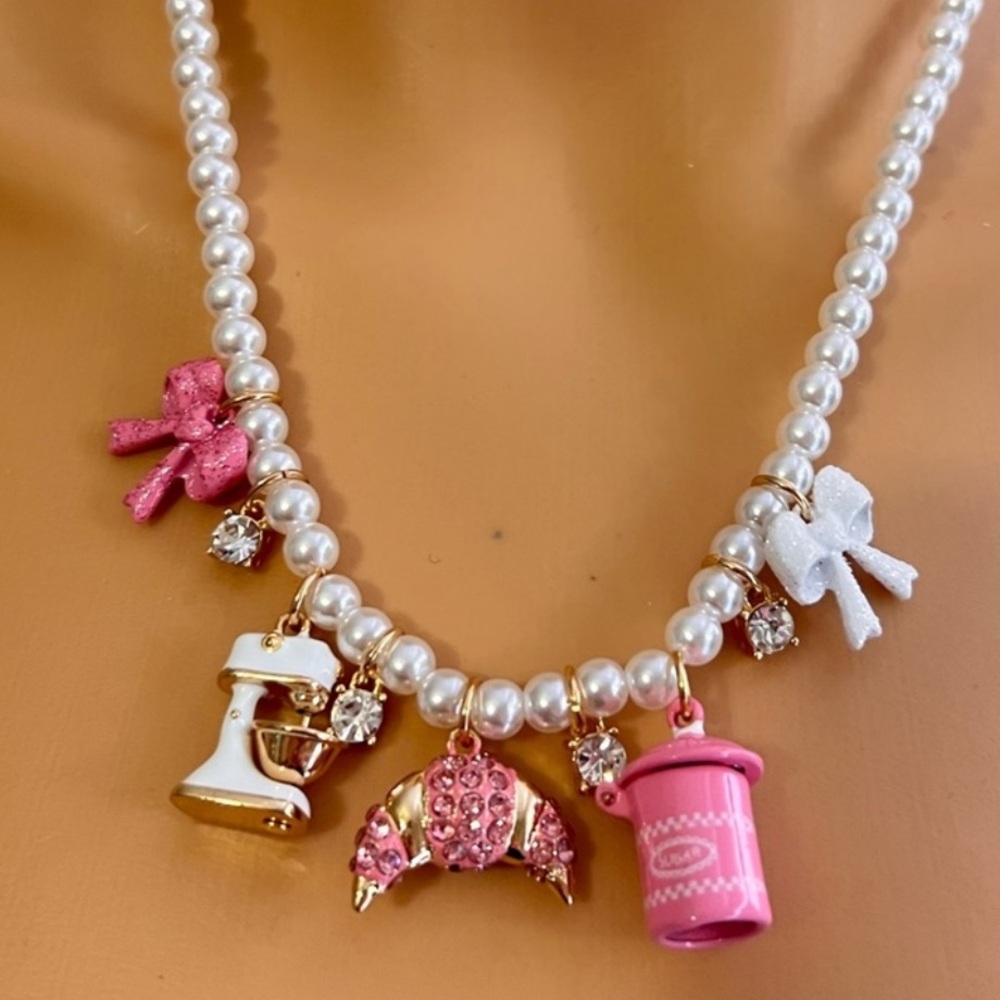 New Betsey Johnson BABYCAKES TEA CHARM FRONTAL NECKLACE